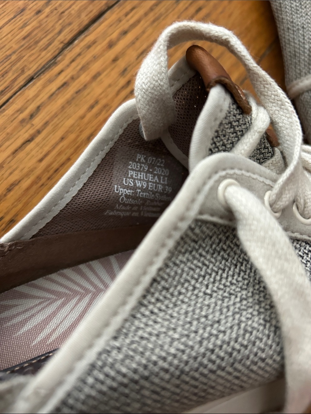 OluKai Pehua Li Tapa lightweight sneakers 9 - Picture 10 of 11